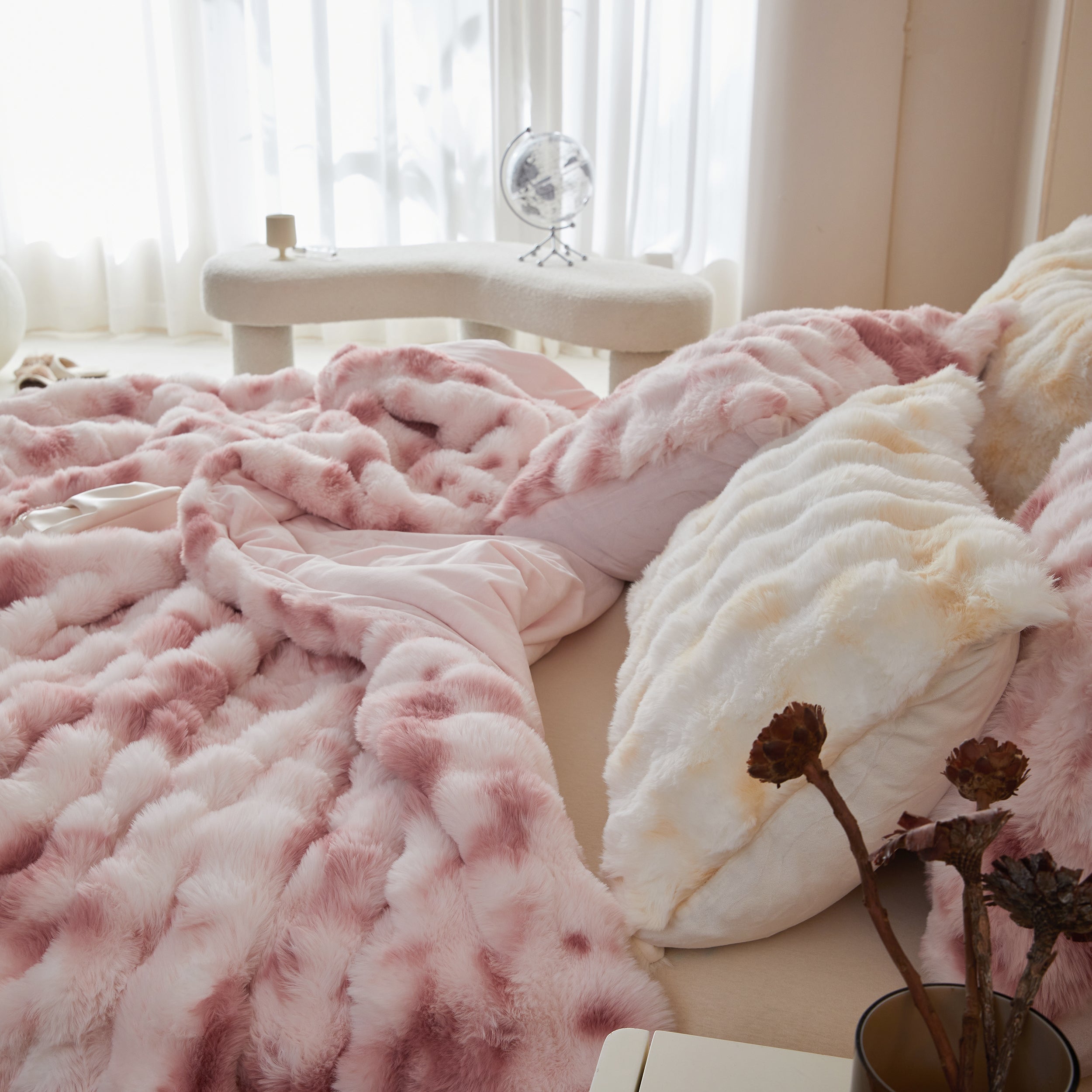 Faux Fur Comforter Set – Simple&Opulence