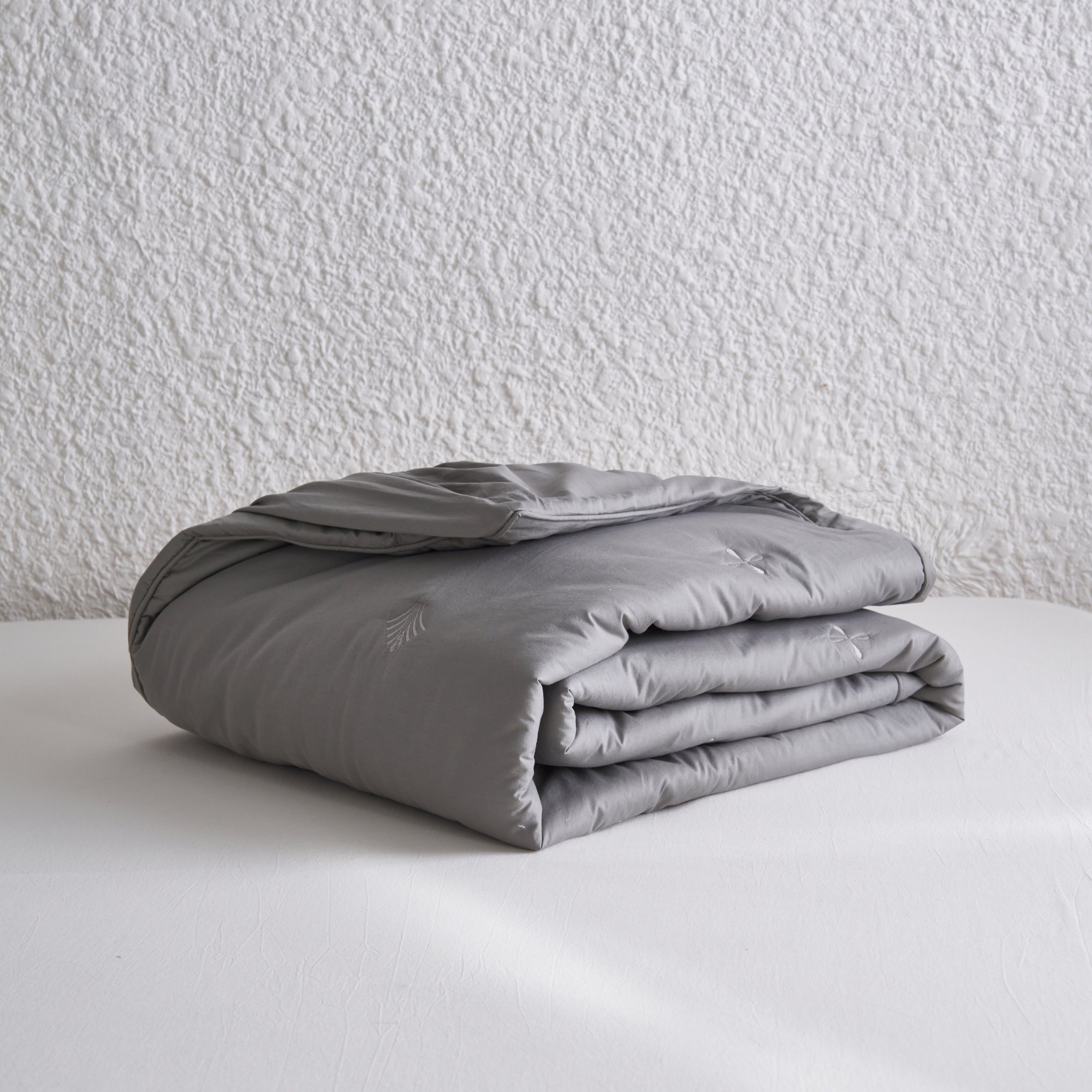 #color_dark grey
