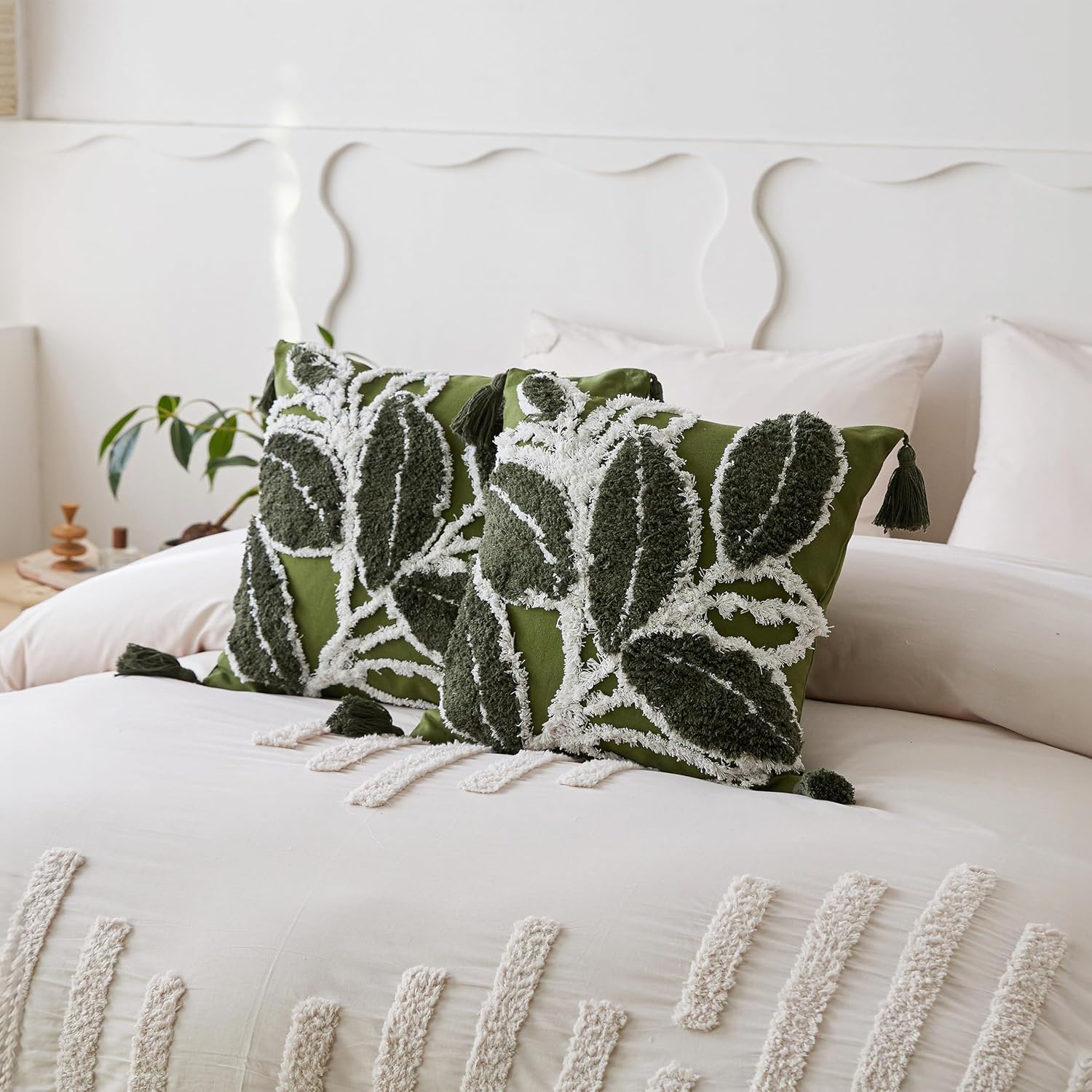 #color_Tufted Green Leaf