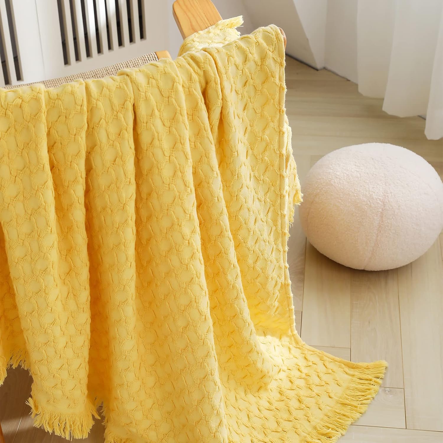 #color_light yellow