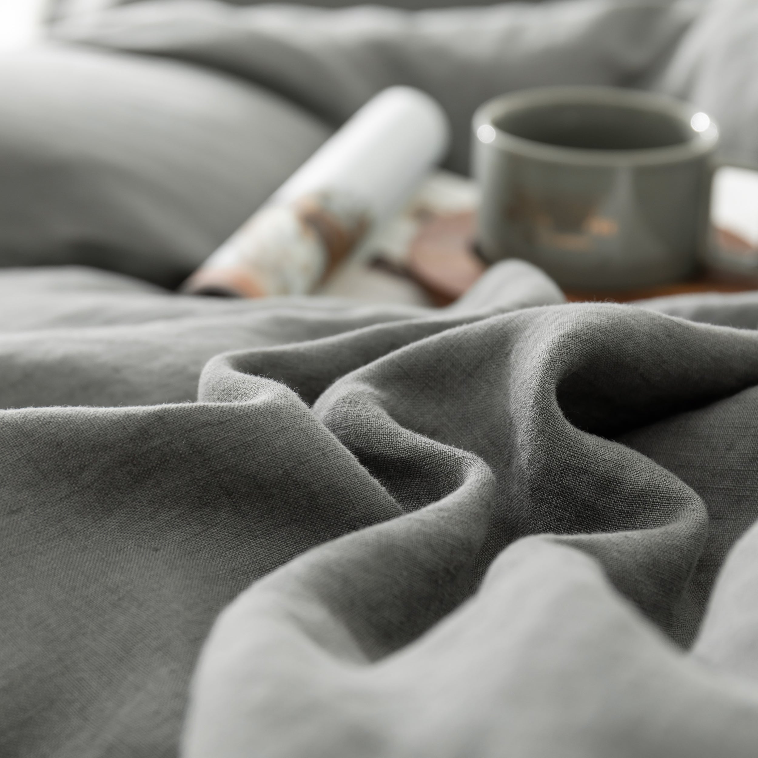 #color_Greyish Green (grayish tone)