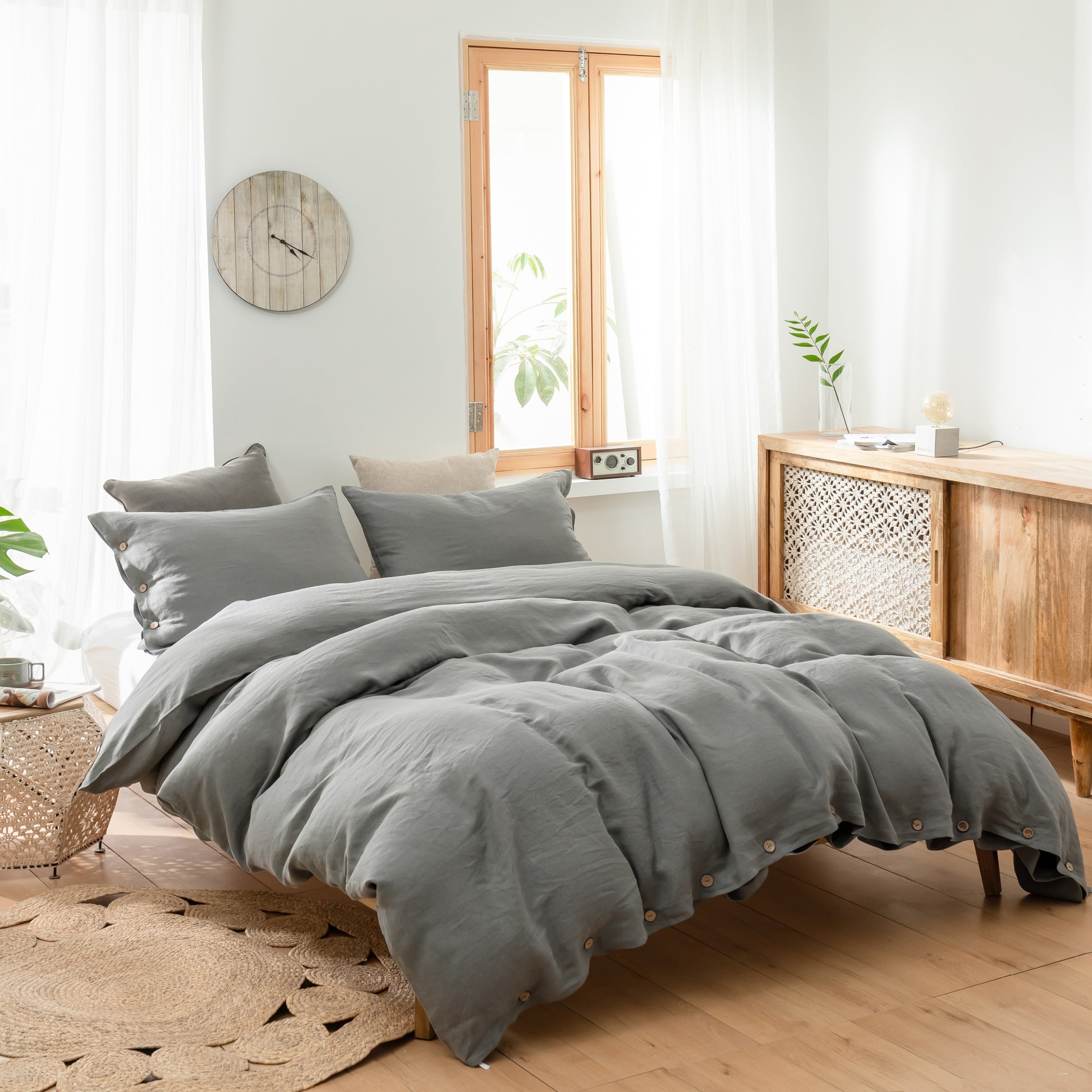 #color_Greyish Green (grayish tone)