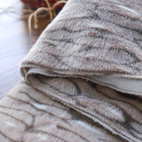 #color_grayish brown