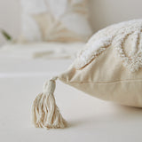 #color_tufted white leaf