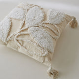 #color_tufted white leaf